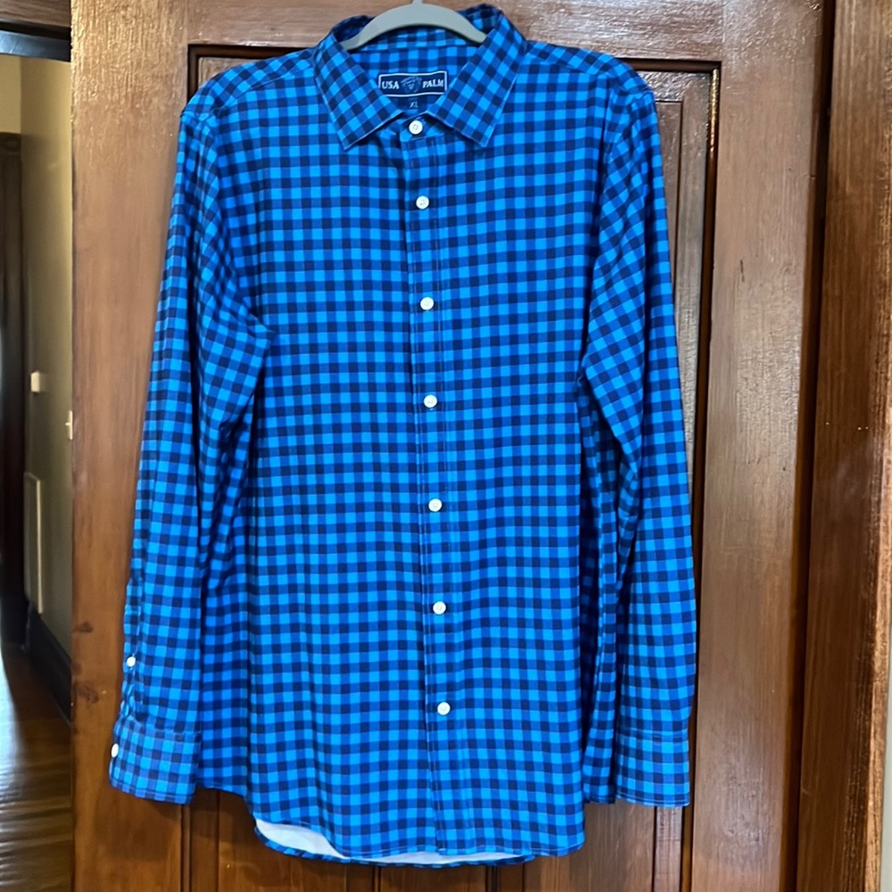 Never Worn Men’s USA Palm Buttondown, XL